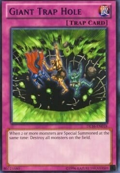 Giant Trap Hole Card Front