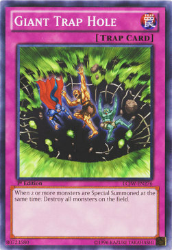 Giant Trap Hole Card Front