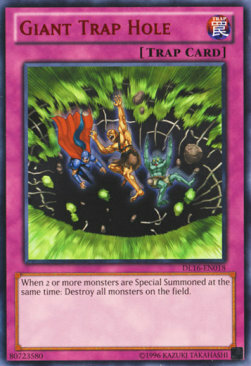 Giant Trap Hole Card Front